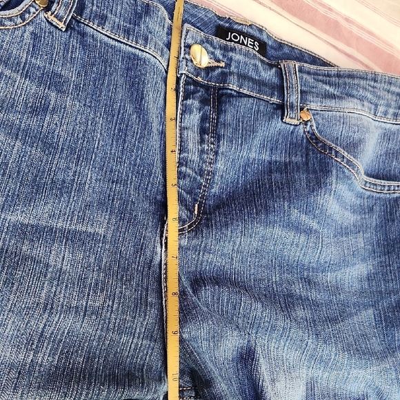 Jones New York Mid-Wash Denim Jean Cruise Short Size 12 - Picture 11 of 12